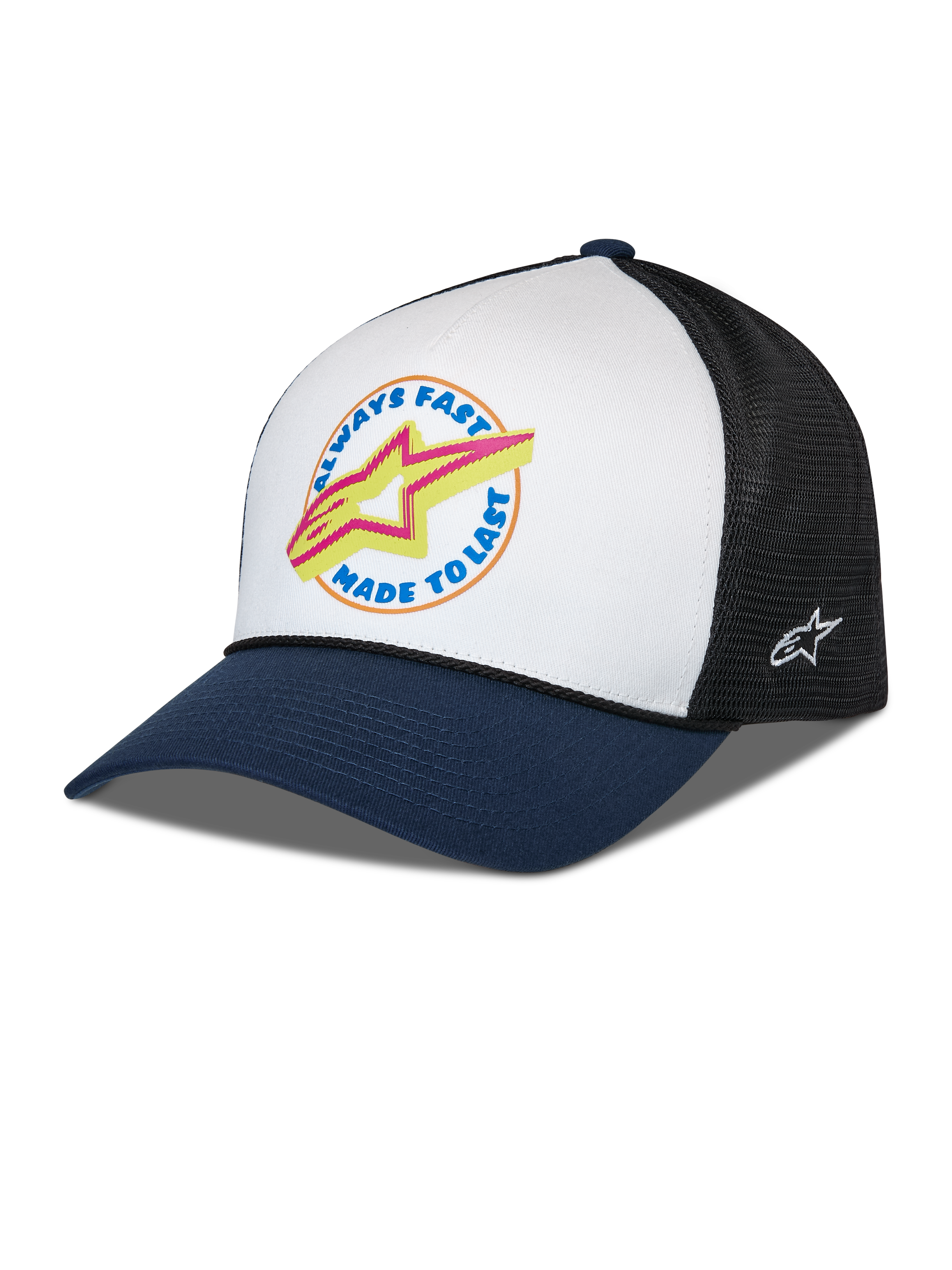 Alpinestars Aorbit Trucker Hat, biało-granatowo-czarna, zakrzywiony granatowy daszek z białym przednim panelem i czarną siateczką z tyłu, grafika z przodu z napisem „Always Fast Made to Last” i żółtym logo Astars, haftowane logo z boku, codzienne nakrycie głowy inspirowane sportami motorowymi