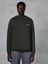 Alpinestars Essentials Ageless Crew, bluza z okrągłym dekoltem, kolor Off Black, małe białe logo Alpinestars na piersi, wysokiej jakości kompaktowy polar, codzienna odzież streetwearowa w stylu motorsport