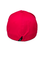 Alpinestars Ageless Reflex Waterproof Hat, czerwona, widok z tyłu przedstawiający zamkniętą konstrukcję typu flex fit z pionowym szwem i małą czarną metką z białym logo Astars, techniczna tkanina wodoodporna