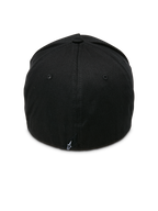 Alpinestars Ride Sonic Hat, czarno-biała, widok z tyłu z usztywnioną koroną i elastyczną konstrukcją typu flex-back, mała metka z białym logo gwiazdy, codzienne nakrycie głowy inspirowane motorsportem
