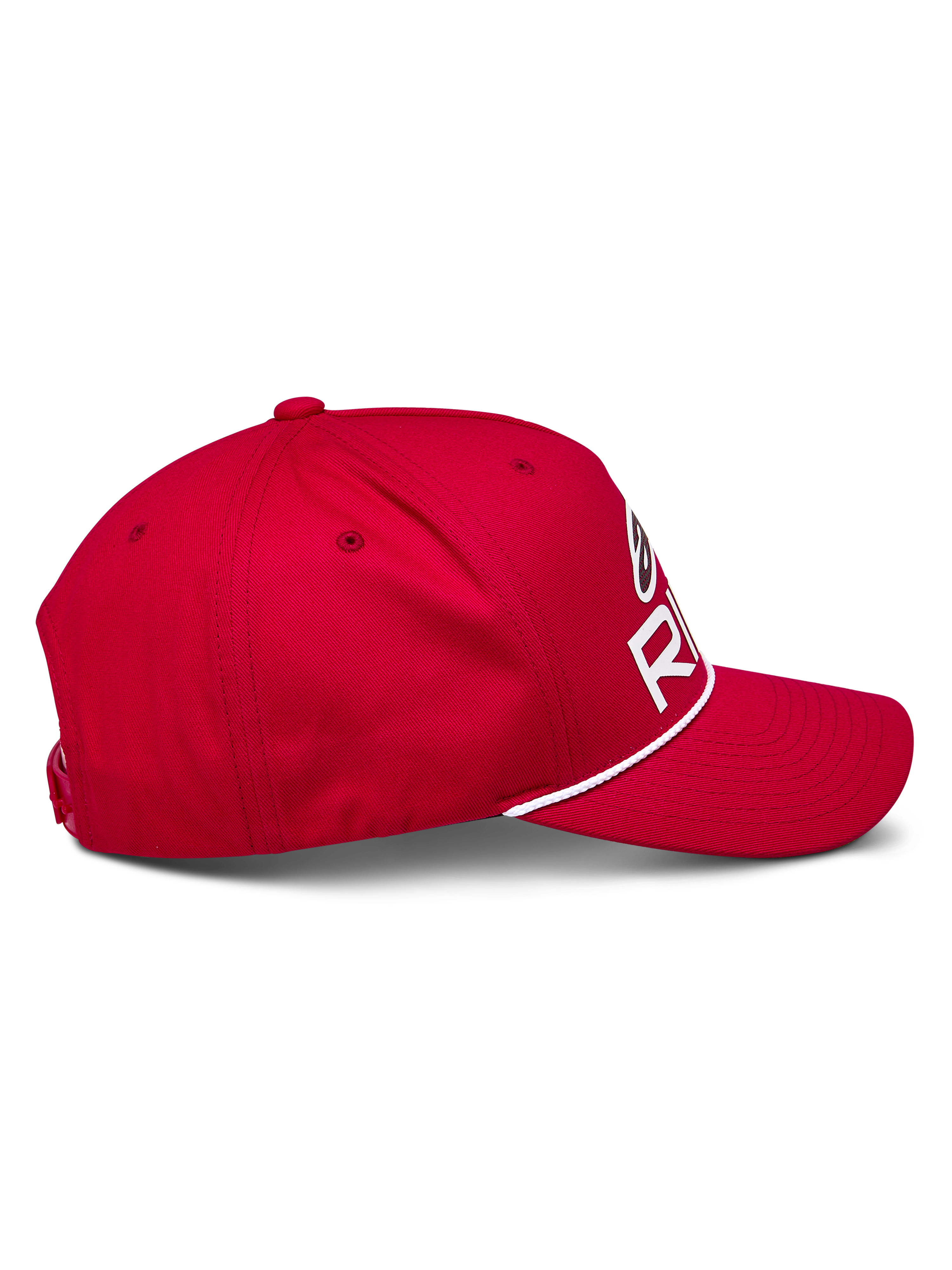 Alpinestars Ride Comp Snapback Hat, czerwona czapka z daszkiem, widok z boku, zakrzywiony daszek z białym plecionym sznurkiem, usztywniona korona z białym logo Astars Ride, sportowe nakrycie głowy