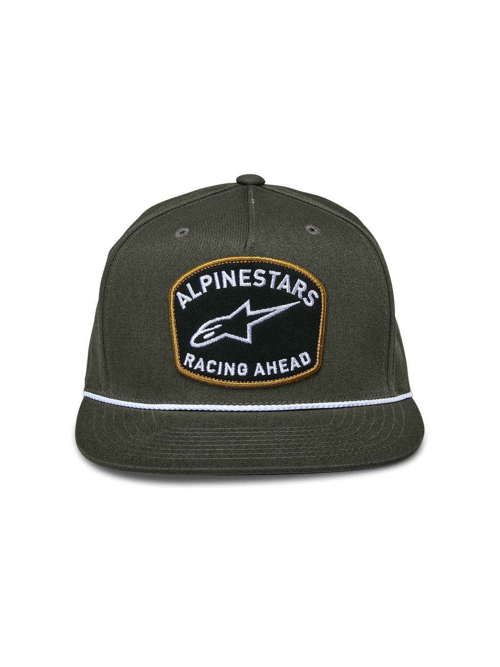 Alpinestars Promptus Snapback Hat, czapka z daszkiem w kolorze Military Green, usztywniona korona z płaskim daszkiem, duża przednia naszywka z białym haftem „Alpinestars Racing Ahead” i złotym obramowaniem, biały pleciony sznurek, sportowe nakrycie głowy