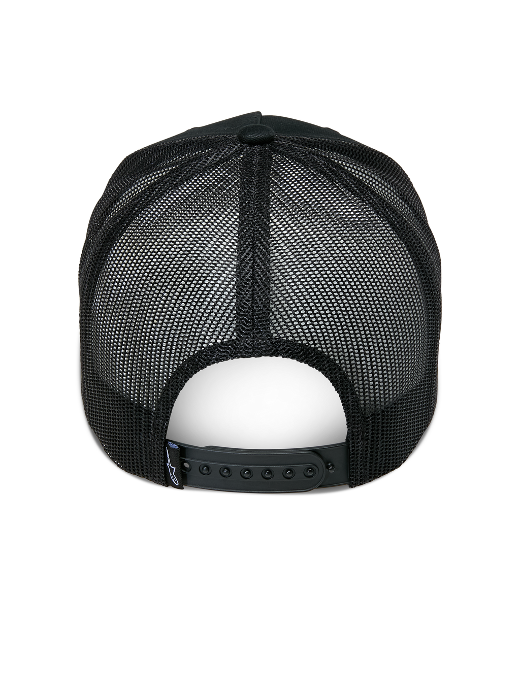 Alpinestars Ageless Trucker Hat, czarna czapka typu trucker, widok z tyłu, czarne siatkowe panele, regulowane zapięcie snapback, mała metka z logo Astars z tyłu, codzienne nakrycie głowy inspirowane sportami motorowymi