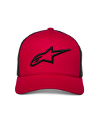 Alpinestars Ageless Trucker Hat, czerwona czapka z czarną siatką z tyłu, czarne haftowane logo 3D Astars z przodu, zakrzywiony daszek, codzienne nakrycie głowy inspirowane motorsportem
