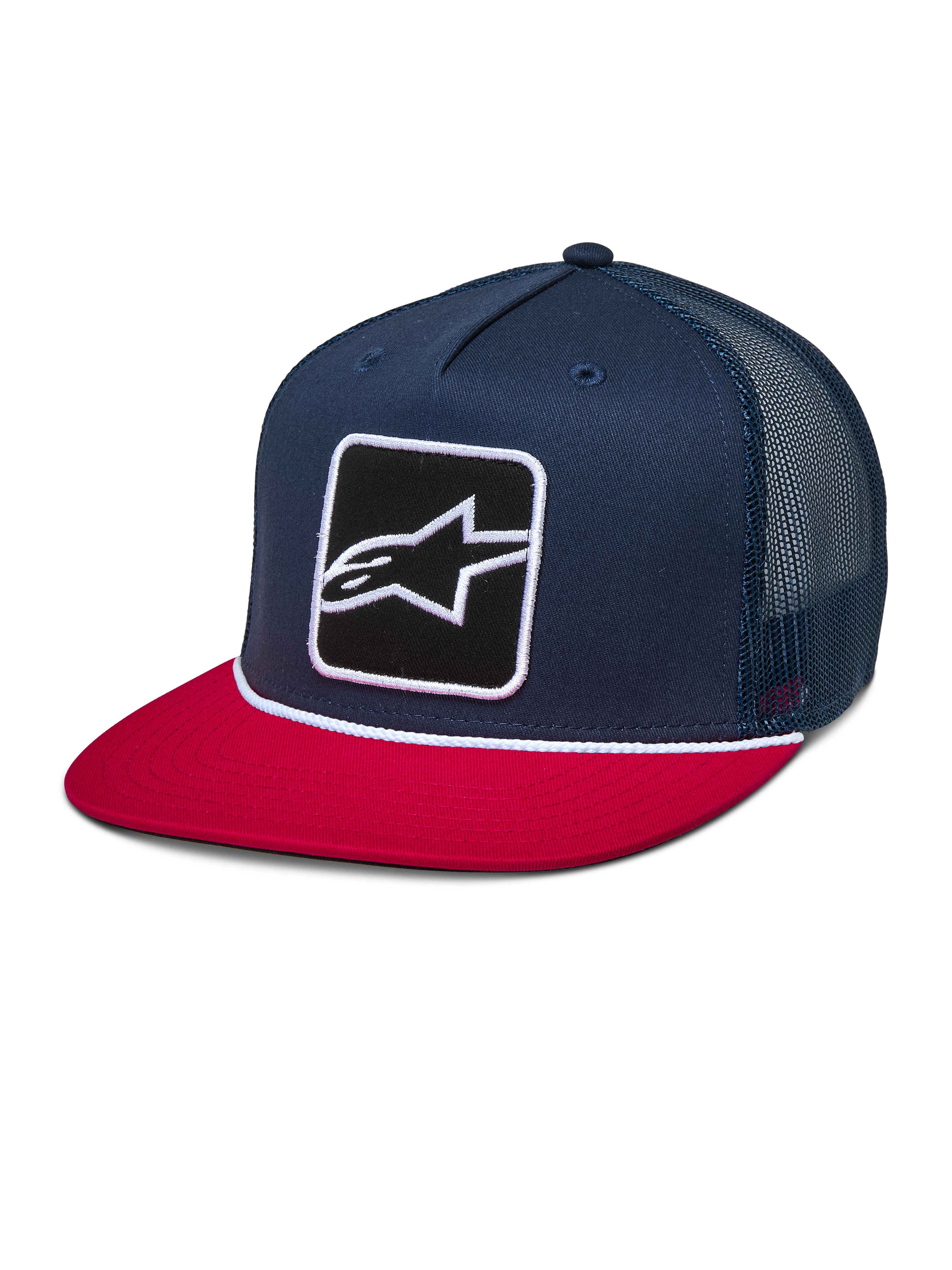 Alpinestars Control Trucker Hat, granatowo-czerwona czapka snapback z płaskim daszkiem i granatowym siatkowym tyłem, haftowana naszywka z logo Astars z przodu i biały pleciony sznurek, codzienne nakrycie głowy inspirowane sportami motorowymi