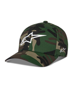 Alpinestars Ageless Multi Hat, czapka z daszkiem w zielonym kamuflażu moro, białe logo Astars 3D z przodu i haft z boku, zakrzywiony daszek, usztywniona korona, casualowy styl streetwear inspirowany sportami motorowymi