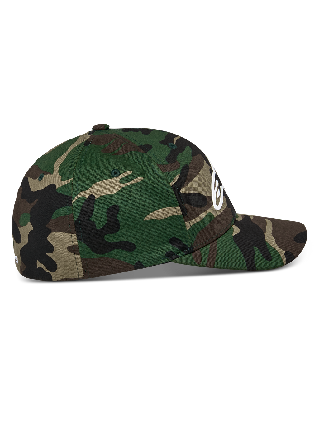 Alpinestars Ageless Multi Hat, czapka z daszkiem w zielonym kamuflażu, widok z boku, zakrzywiony daszek i usztywniona korona, elastyczna tkanina z kepru, białe logo Astars 3D z przodu i płaski haft z tyłu, codzienna odzież sportowa
