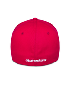 Alpinestars Corp Shift Multi Hat, czerwona czapka, widok z tyłu z białym haftowanym logo, konstrukcja typu flex-back, codzienna odzież sportowa inspirowana motorsportem
