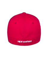 Alpinestars Corp Shift Multi Hat, czerwona czapka, widok z tyłu z białym haftowanym logo, konstrukcja typu flex-back, codzienna odzież sportowa inspirowana motorsportem