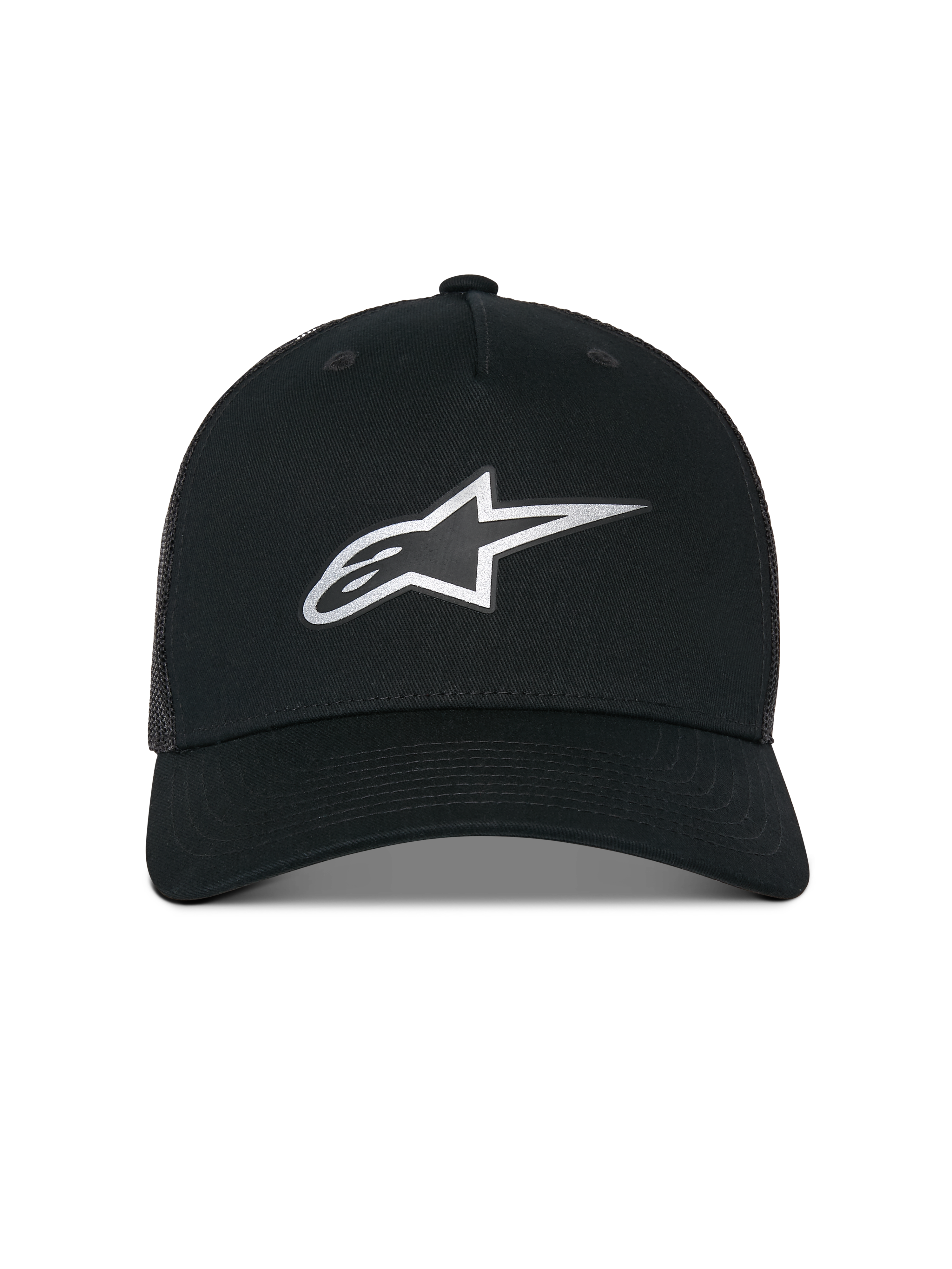 Alpinestars Reflect Ageless Trucker Hat, czarna czapka typu trucker, srebrne odblaskowe logo Astars z przodu, usztywniona korona z zakrzywionym daszkiem, oddychający tył z siatki, codzienne nakrycie głowy inspirowane sportami motorowymi
