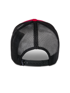 Alpinestars Reflect Ageless Trucker Hat, widok z tyłu, czerwono-czarna, czarne panele z siatki poliestrowej, regulowane zapięcie typu snap-back, codzienne nakrycie głowy inspirowane motorsportem