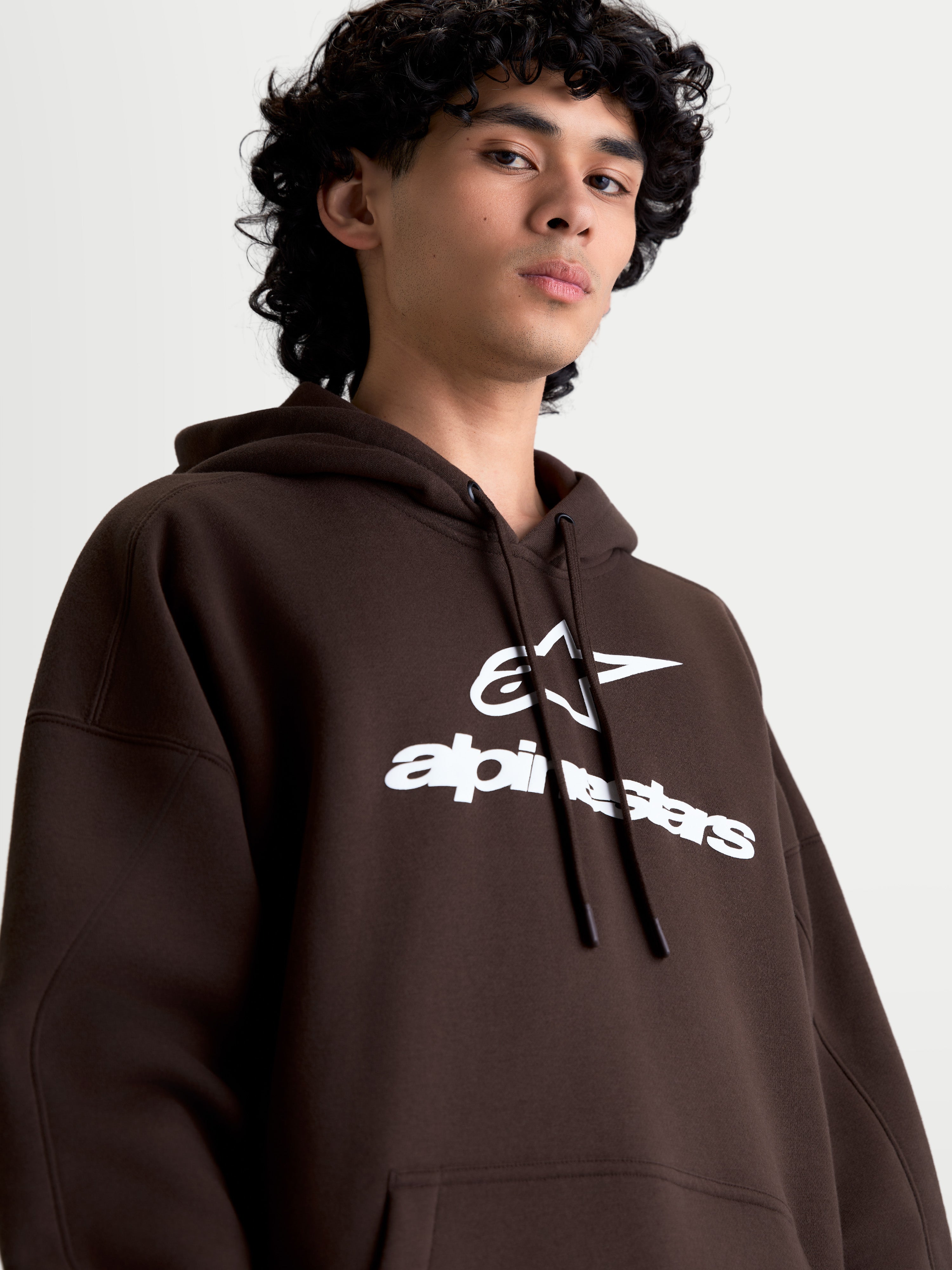 Alpinestars Bluza z kapturem Prelude Oversized, brązowa sportowa bluza polarowa dla mężczyzn, białe wypukłe logo, luźny krój, kaptur ze sznurkami, styl casualowy