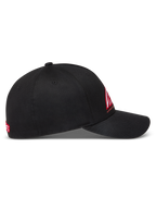 Alpinestars Lineout Hat, czarna czapka z daszkiem, usztywniona korona, czerwone i białe haftowane logo, tkanina keprowa.