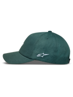 Alpinestars Explorer Strapback, zielona czapka z daszkiem, widok z boku, białe haftowane logo i zakrzywiony daszek.