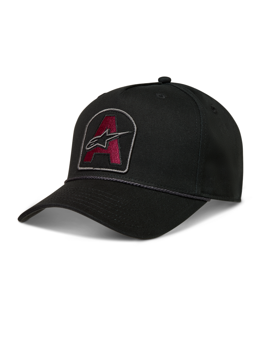 Alpinestars Acme Snapback, czarna czapka z zakrzywionym daszkiem, bordowa haftowana naszywka i ozdobny sznurek.
