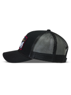 Alpinestars Hemmings Trucker, czarna czapka z daszkiem, profil boczny, tkanina twill i poliestrowa siatka, tkana naszywka.