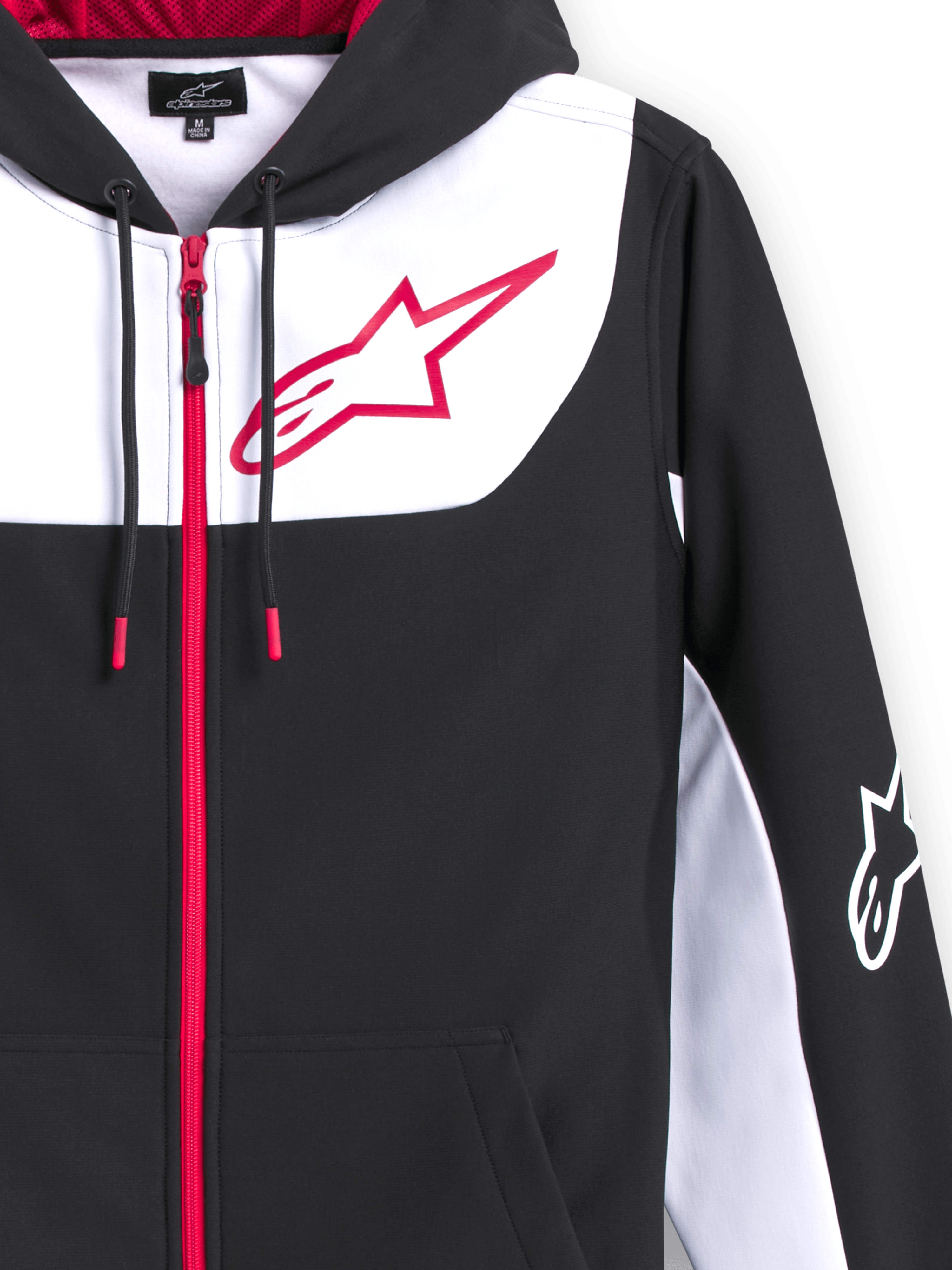 Alpinestars Sessions V3 Hoodie, polarowa bluza z kapturem zapinana na zamek, czarna z białymi i czerwonymi akcentami, duże czerwone logo gwiazdy Alpinestars na piersi, czerwony zamek błyskawiczny, sznurki z czerwonymi końcówkami, białe logo na rękawie, swobodny design inspirowany sportami motorowymi