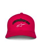 Alpinestars Arcstars Hat, czerwona czapka z zakrzywionym daszkiem, czarny haft 3D z napisem Astars i białym logo gwiazdy, strukturalna korona, codzienne nakrycie głowy inspirowane sportami motorowymi