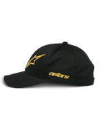 Alpinestars Sessionized Hat, czarno-złota, profil boczny ze złotym haftowanym logo gwiazdy i napisem "astars", zakrzywiony daszek, strukturalna korona, codzienne nakrycie głowy inspirowane motorsportem