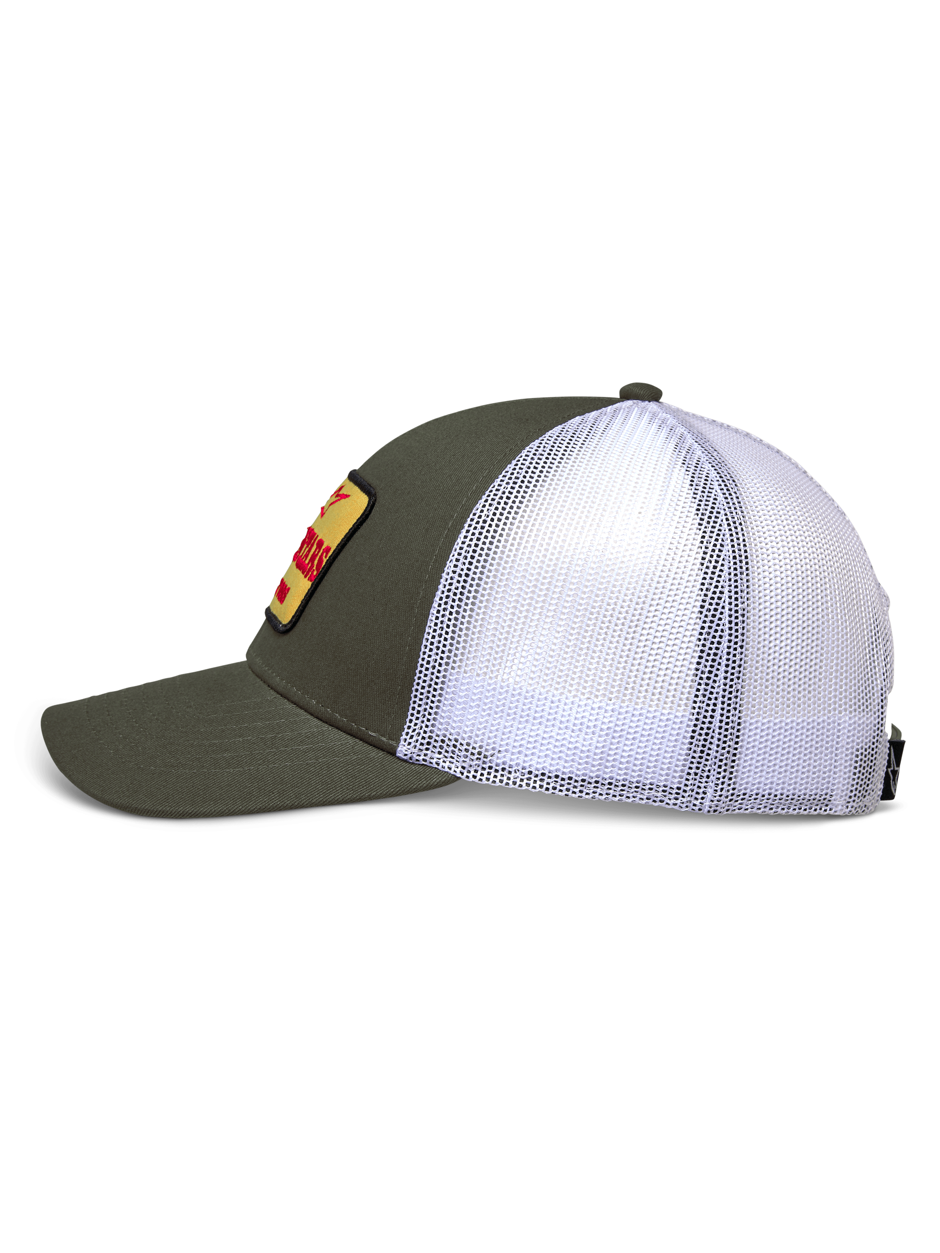 Alpinestars Hardware Trucker Hat, widok z boku, przód z twillu w kolorze militarnej zieleni i biała siatka z tyłu, żółta haftowana naszywka z czerwonym brandingiem, usztywniona korona z zakrzywionym daszkiem