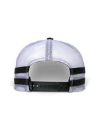 Alpinestars Backline Trucker Hat, widok z tyłu, biały tył z siateczki z czarnym zapięciem typu snapback, poziome czarne paski po bokach, codzienny styl motorsportowy streetwear