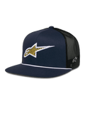 Alpinestars Orion Trucker Hat, granatowa i czarna, sztywny przedni panel z haftowanym logo 3D z żółto-białą gwiazdą, czarny siatkowy tył, biały sznurek na płaskim daszku, mały biały emblemat gwiazdy z boku