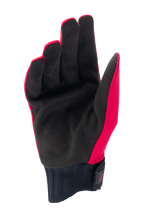 Alpinestars Stella A-Dura Rain Gloves, damskie rękawice rowerowe, czerwone fluo i czarne, widok dłoni z syntetycznego zamszu, prążkowany mankiet neoprenowy z zapięciem na rzep, wodoodporne