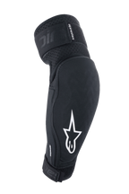 Alpinestars A-Impact Plasma Elite Elbow Protectors, czarno-białe, sprzęt ochronny MTB z białym logo gwiazdy, oddychająca teksturowana tkanina, regulowane paski z zapięciem na rzep, wstępnie zakrzywiony ergonomiczny design