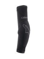Alpinestars Paragon Plus, ochraniacze na łokcie MTB, czarne z szarymi akcentami logo, wsuwana konstrukcja z wyściełaną częścią łokciową i oddychającym materiałem siatkowym, sprzęt ochronny do jazdy terenowej