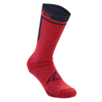 Alpinestars Merino Socks 24, skarpety rowerowe, czerwono-czarne, jednowarstwowa konstrukcja z wełny merynosów, czarne logo Alpinestars na stopie, czarny ściągacz z czerwonym brandingiem