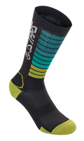 Alpinestars Drop Socks, skarpety rowerowe MTB, czarne z gradientowymi pasami w kolorze morskim i limonkowym, żółto-zielone palce i pięta, białe logo Astars i oddychająca struktura siateczkowa