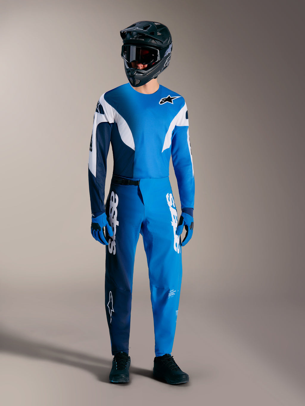 Zestaw Alpinestars A-Supra Elite 2026 w kolorze faded bright blue, techniczna koszulka i spodnie do wyczynowego MTB.