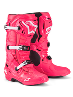 Buty Alpinestars Tech 10, buty motocrossowe, kolor Diva Pink i biały, lekka konstrukcja kompozytowa z systemem trzech klamer, ochronna skorupa TPU, kultowe logo z gwiazdą na goleni i nosku, profesjonalne obuwie wyścigowe off-road