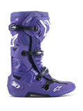 Buty Alpinestars Tech 10, buty motocrossowe off-road, fioletowe Ultraviolet Purple z czarnymi i białymi akcentami, potrójne zapięcie na klamry, białe logo gwiazdy, oznaczenie Tech 10 na pięcie, wytrzymała podeszwa, wysokowydajne obuwie ochronne