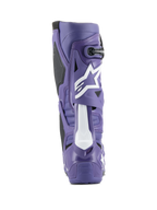 Buty motocrossowe Alpinestars Tech 10, Ultraviolet i czarny, widok z tyłu prezentujący skorupę TPU o wysokiej gęstości, białe logo Astars na łydce, wzmocniona pięta do wyścigów terenowych