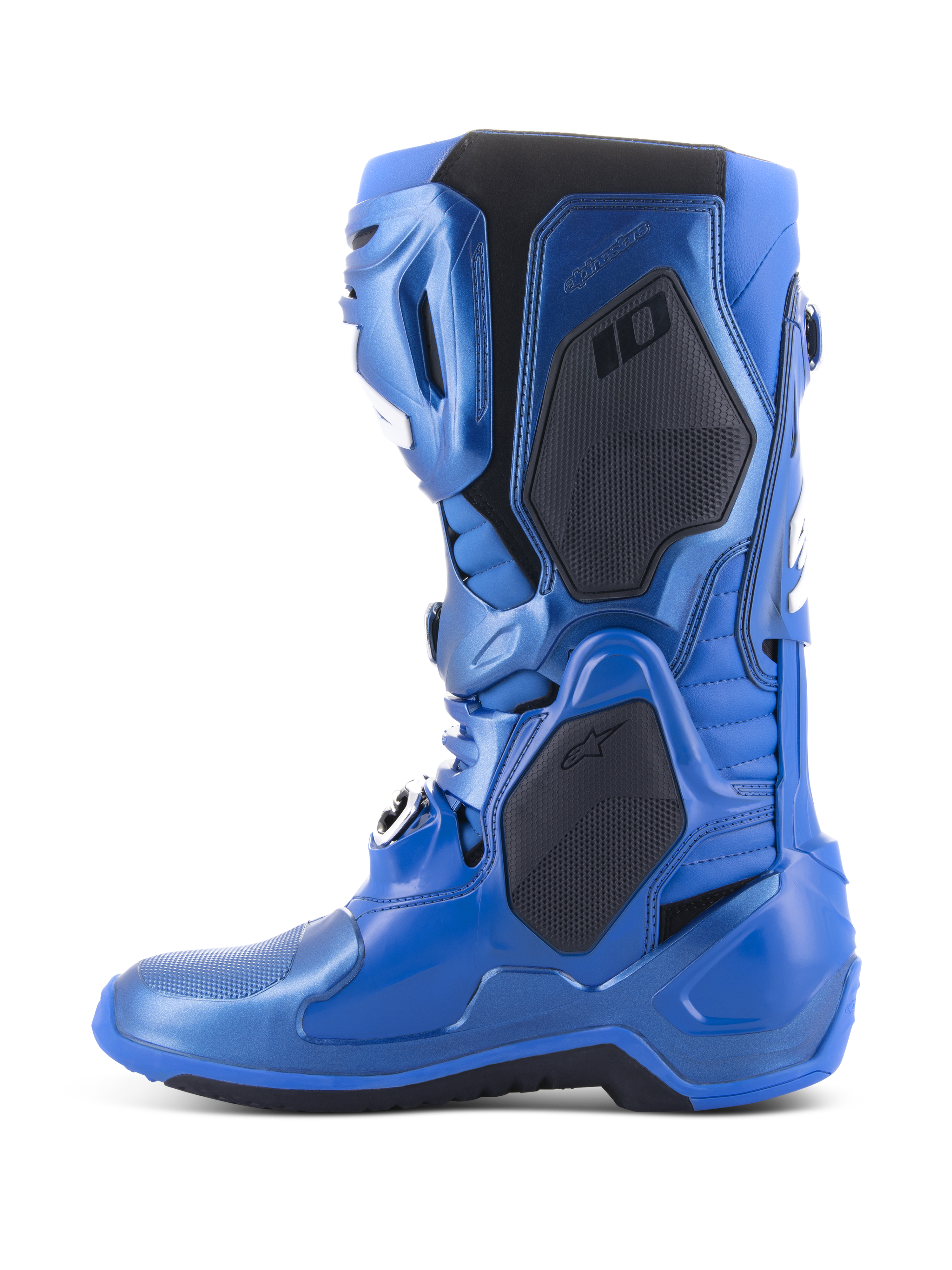 Alpinestars Tech 10 Boots, buty motocrossowe, metaliczny niebieski i czarny, widok z profilu bocznego prezentujący czarne panele ochronne i metaliczne niebieskie wykończenie, zaawansowana konstrukcja techniczna do profesjonalnych wyścigów motocrossowych