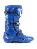 Alpinestars Tech 10, buty motocrossowe, niebieskie z białymi i czarnymi akcentami, widok z boku, potrójny system klamer, ochrona pięty DHCP, logo gwiazdy i oznaczenia Tech 10, wytrzymała przyczepna podeszwa, profesjonalny sprzęt off-road