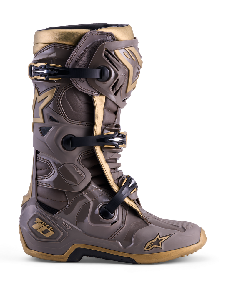Buty Alpinestars Tech 10 Air Gold Edycja Limitowana, kolor Earth Brown Gold, z ochronną skorupą TPU.