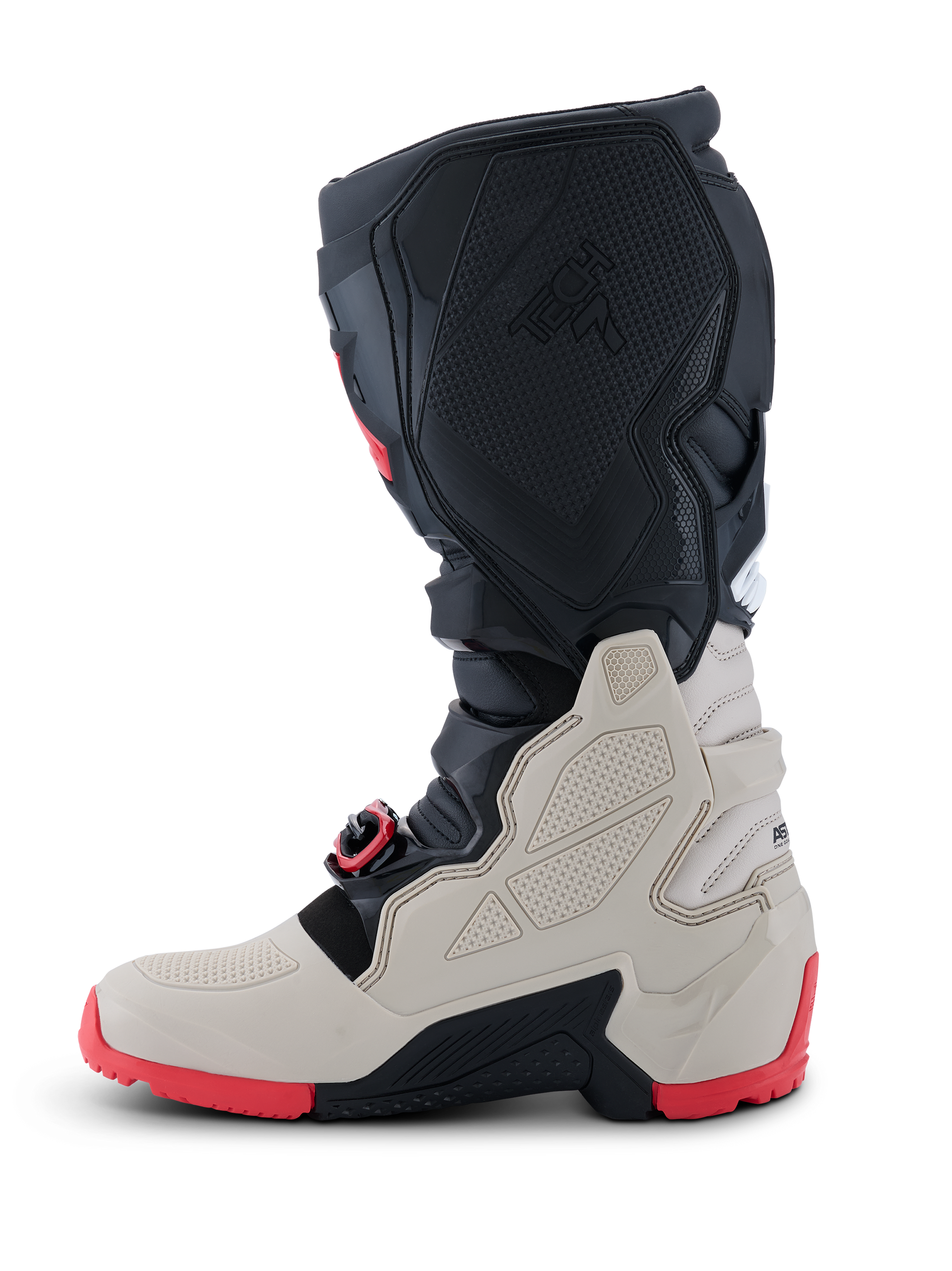 Buty Alpinestars Tech 7 Enduro 2026, buty motocyklowe off-road, czarne, jasnoszare i jaskrawoczerwone, widok z boku prezentujący panele ochronne TPU, system klamer samonastawnych oraz wytrzymałą czerwoną podeszwę dwuskładnikową do jazdy enduro