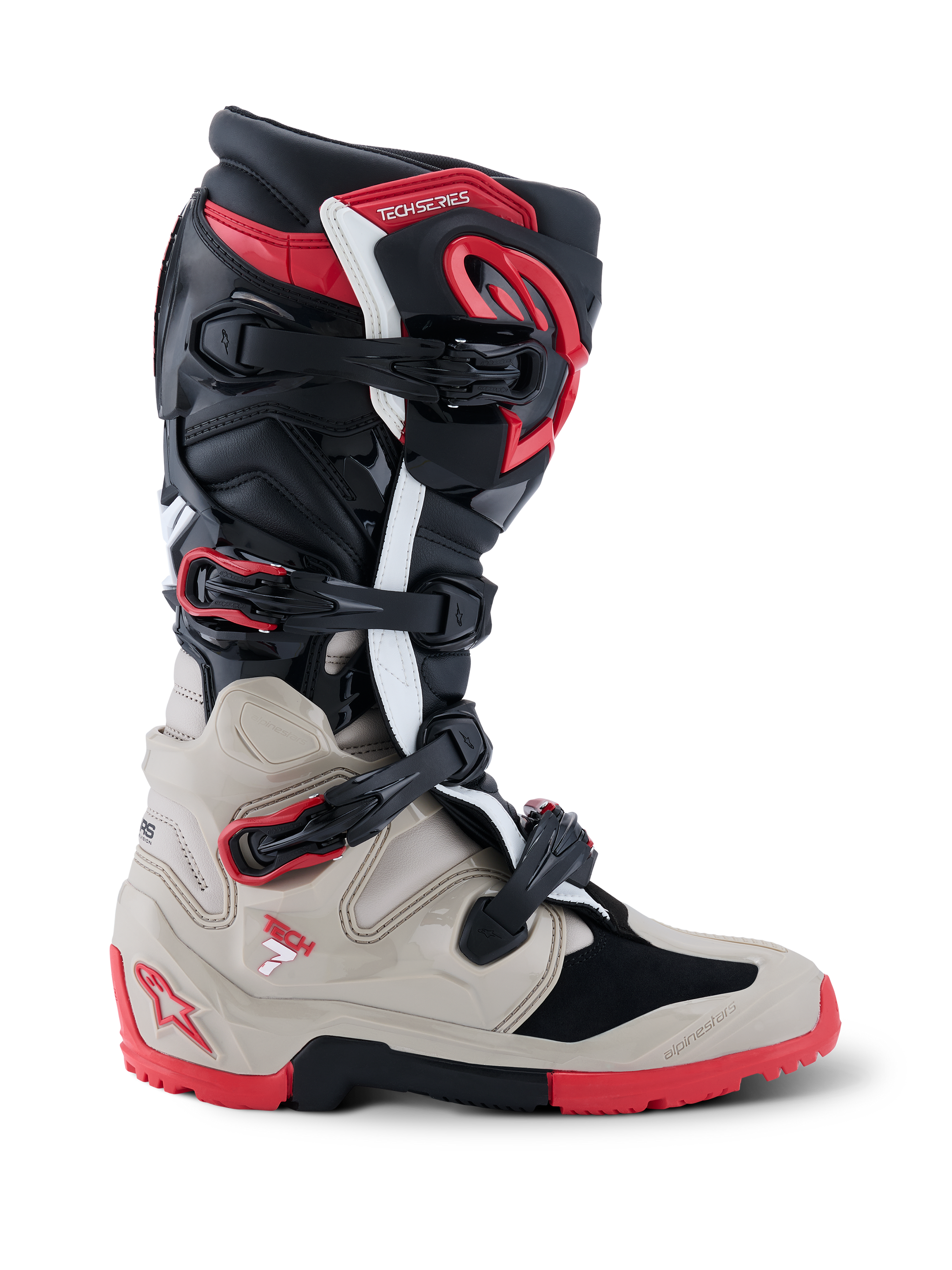 Buty Alpinestars 2026 Tech 7 Enduro, buty motocyklowe off-road, czarne, jasnoszare i jaskrawoczerwone, widok z profilu prezentujący system wielu klamer oraz rozbudowaną ochronę TPU