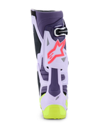Alpinestars Tech 10 Supervented Boots, widok z tyłu, kolorystyka fioletowa, żółta fluo i Diva Pink, wentylowana struktura TPU, różowe logo gwiazdy i jaskrawożółty detal na pięcie, profesjonalne obuwie motocrossowe