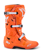 Alpinestars Tech 10 Supervented, buty motocrossowe, pomarańczowe fluo i białe, widok z boku z białymi klamrami mechanicznymi i czarnymi akcentami, wentylowana konstrukcja z perforowanymi panelami, profesjonalne ochronne obuwie wyścigowe