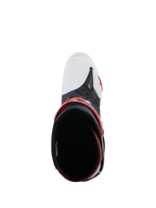 Alpinestars Tech 10 Supervented Boots, widok z góry na otwór buta, kolorystyka Night Navy White Rainbow, biała wentylowana osłona palców i czerwone akcenty, wysokowydajne obuwie motocrossowe zapewniające maksymalny przepływ powietrza