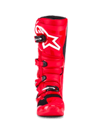 Alpinestars Tech 7 Boots, buty motocrossowe, jaskrawoczerwone, widok z przodu z białym logo gwiazdy na piszczelu, czarne klamry, wysokowydajna skorupa ochronna z TPU