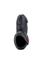 Buty Alpinestars Supertech R, wyczynowe buty motocyklowe wyścigowe, czarne z czerwonymi akcentami, widok z góry prezentujący cholewkę z mikrofibry, perforowaną strukturę, strefę zmiany biegów TPU oraz bezpieczny otwór wejściowy.