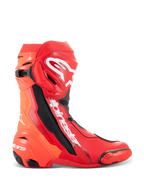 Buty Alpinestars Supertech R, buty motocyklowe wyścigowe, jaskrawoczerwone i Red Fluo, wysokowydajna konstrukcja torowa z płytą goleniową TPU, wymiennym suwakiem palców i białym logo Alpinestars, widok z boku