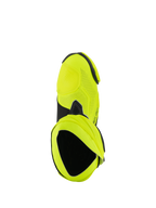 Buty Alpinestars Supertech R Vented, wyścigowe buty motocyklowe, żółty fluo i czarny, widok z góry pokazujący liczne perforacje laserowe oraz otwarcie wewnętrznego buta.