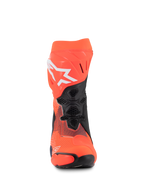 Buty Alpinestars Supertech R Vented MM93 Replica, wyścigowe buty motocyklowe, czerwony fluo, ciemnoniebieski i czarny, widok z przodu ukazujący wentylację z siateczki, białe logo Alpinestars, wytrzymała konstrukcja z mikrofibry