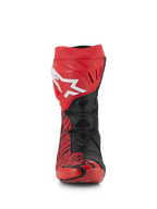 Alpinestars Supertech R LE Pecco Bagnaia Vented Boots, czerwono-czarne buty wyścigowe, widok z przodu, duże białe logo Alpinestars na czerwonym ochraniaczu goleni, czarne strefy z perforowanej siateczki dla maksymalnego przepływu powietrza, wyraziste czerwono-czarne wzory graficzne