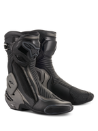 Buty Alpinestars SMX Plus V2, sportowe i wyścigowe buty motocyklowe, czarne i ciemnoszare, z zaawansowaną ochroną kostki Multi-Link Control, ochraniaczem goleni TPU i wymiennymi ślizgaczami, opływowa konstrukcja z mikrofibry do jazdy szosowej